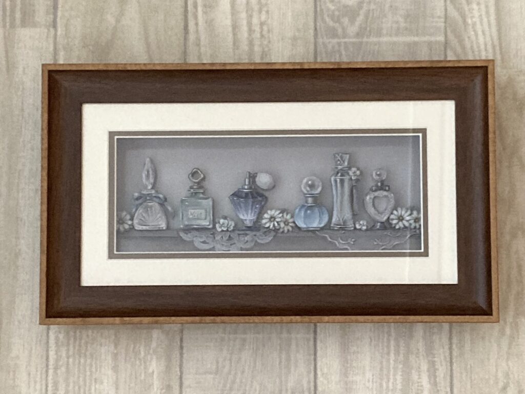 「香水瓶」のシャドーボックス作品